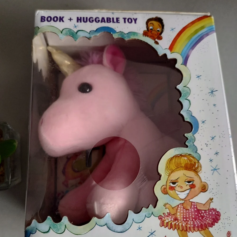 Spirit book+huggable toy